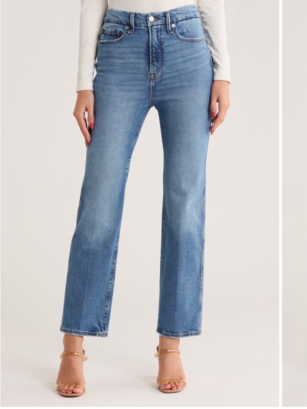 Good American Good Curve Straight Leg Jeans in Medium Blue Wash